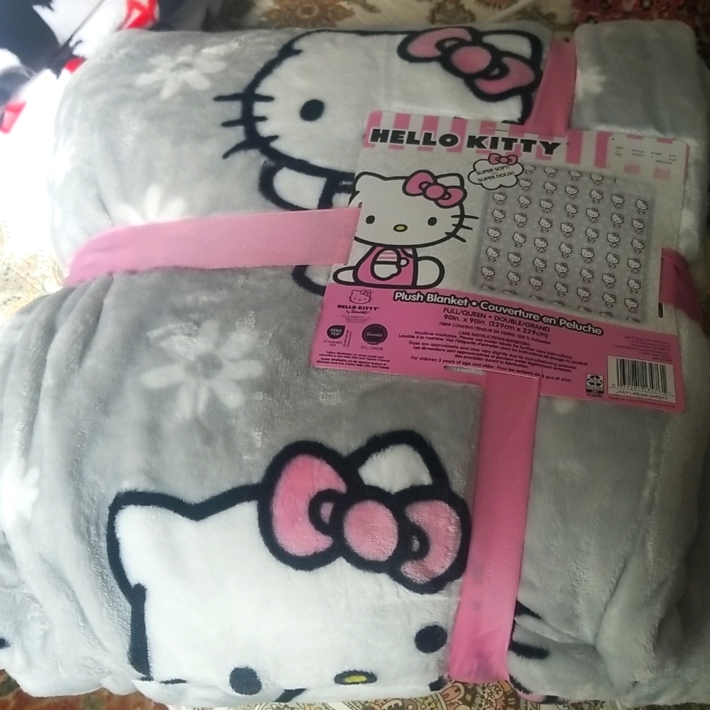 Hello Kitty grey full/queen blanket